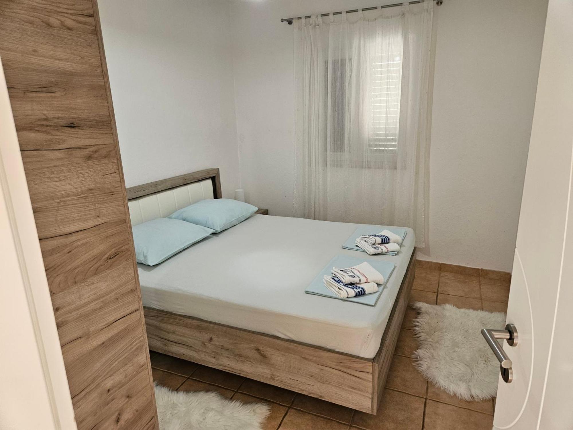 Apartments Mara Splitska Eksteriør bilde