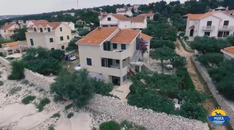Apartments Mara Splitska Eksteriør bilde